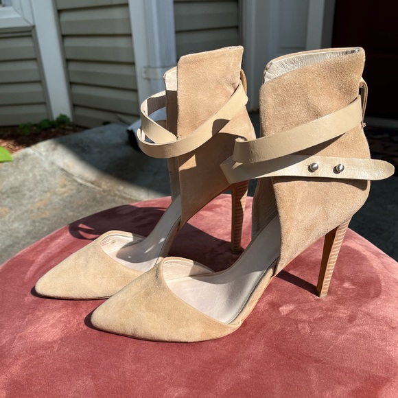 Joe’s Jeans Laney Heels - Picture 1 of 6